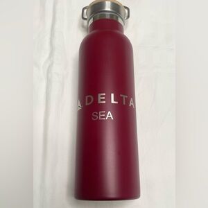 New delta Seattle water bottle 21oz